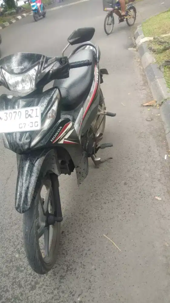Jual motor Revo 2014