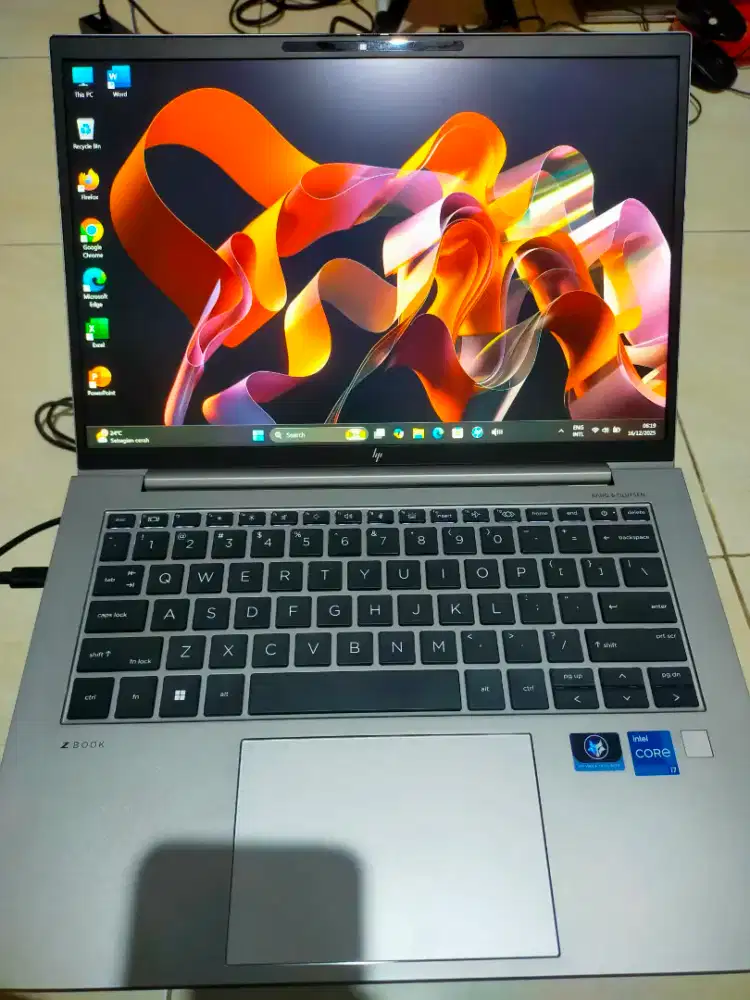 Dijual laptop Hp Zbook Firefly 14inch g10 Mobile Worksatin I7 gen 13