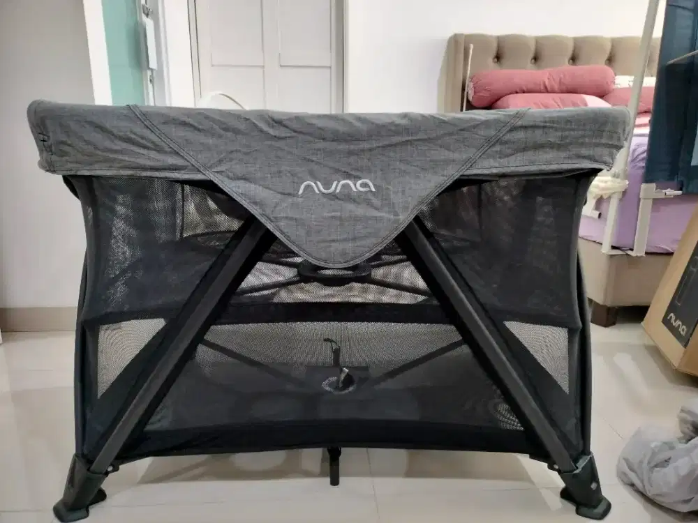 Nuna SENA aire Travel Cot / Baby Box