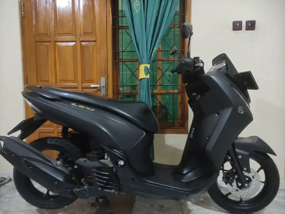 Super istimewa persis baru low km yamaha lexi 125 Iss super mulus