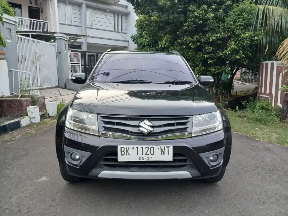 Suzuki grand vitara at 2016 hitam km 80rb asli pjk idup Rp 122jt