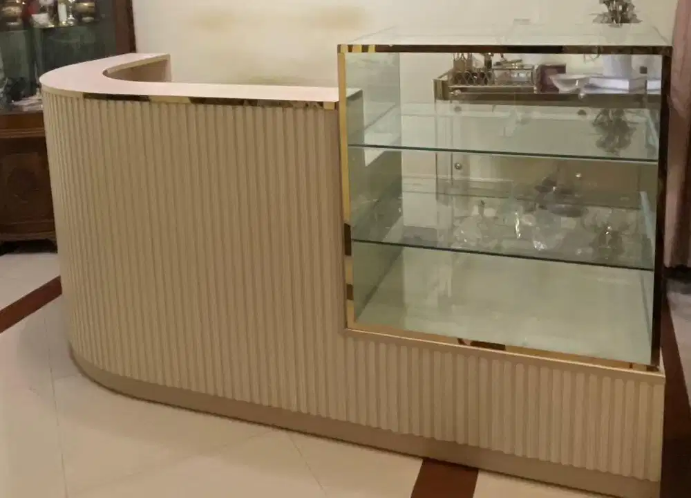 MEJA KASIR TOKO BAKERY SALON BUTIK