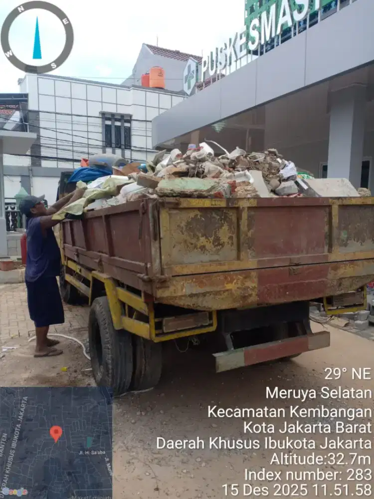 Jasa buang puing dan tanah