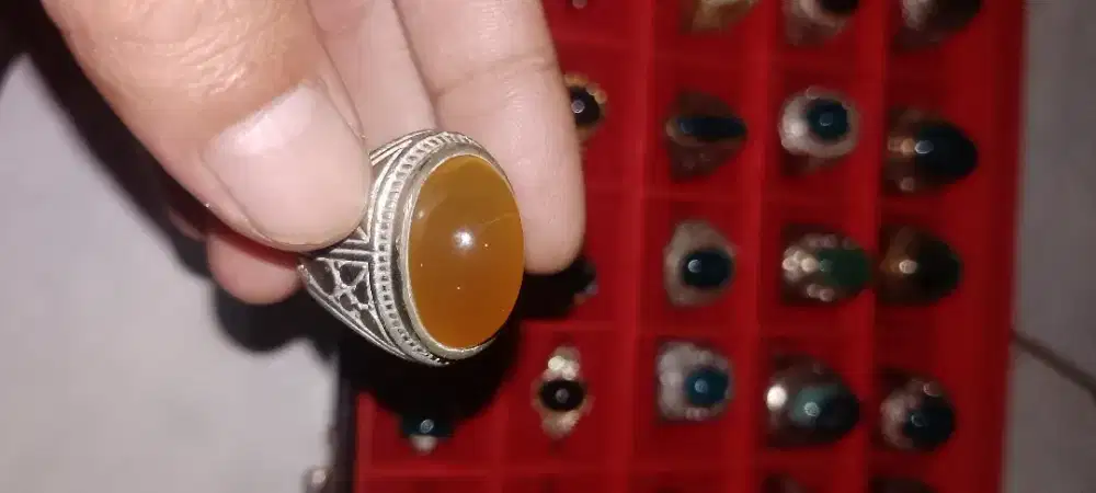 Cincin batu bacan obi