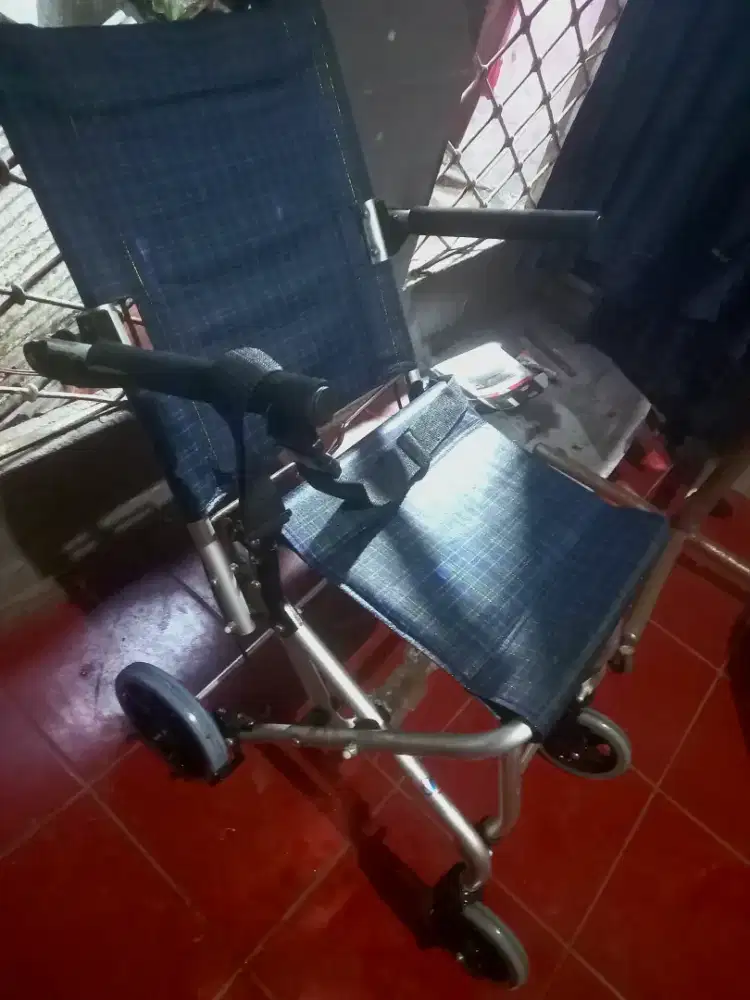 Kunci Roda Travel Bekas FS 80