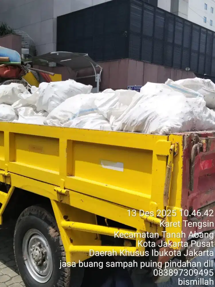 Jasa buang puing dan pengurugan