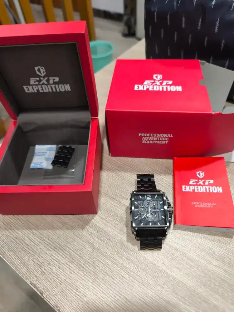 Jual bundling dua jam tangan pria merk Expedition dan Casio