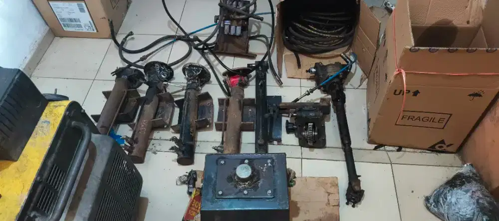 Sparepart camper van hidrolik ketika parkir / pecah ban sangat berguna