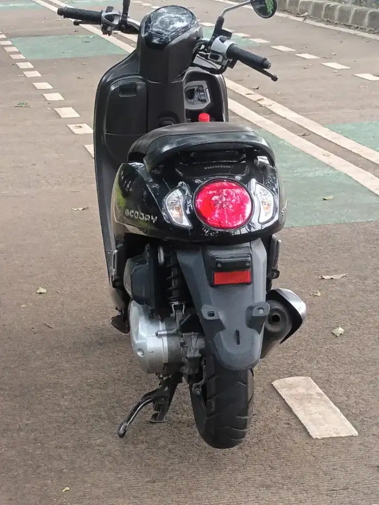 HONDA SCOOPY PRESTIGE HITAM SMARTKEY TH.2022