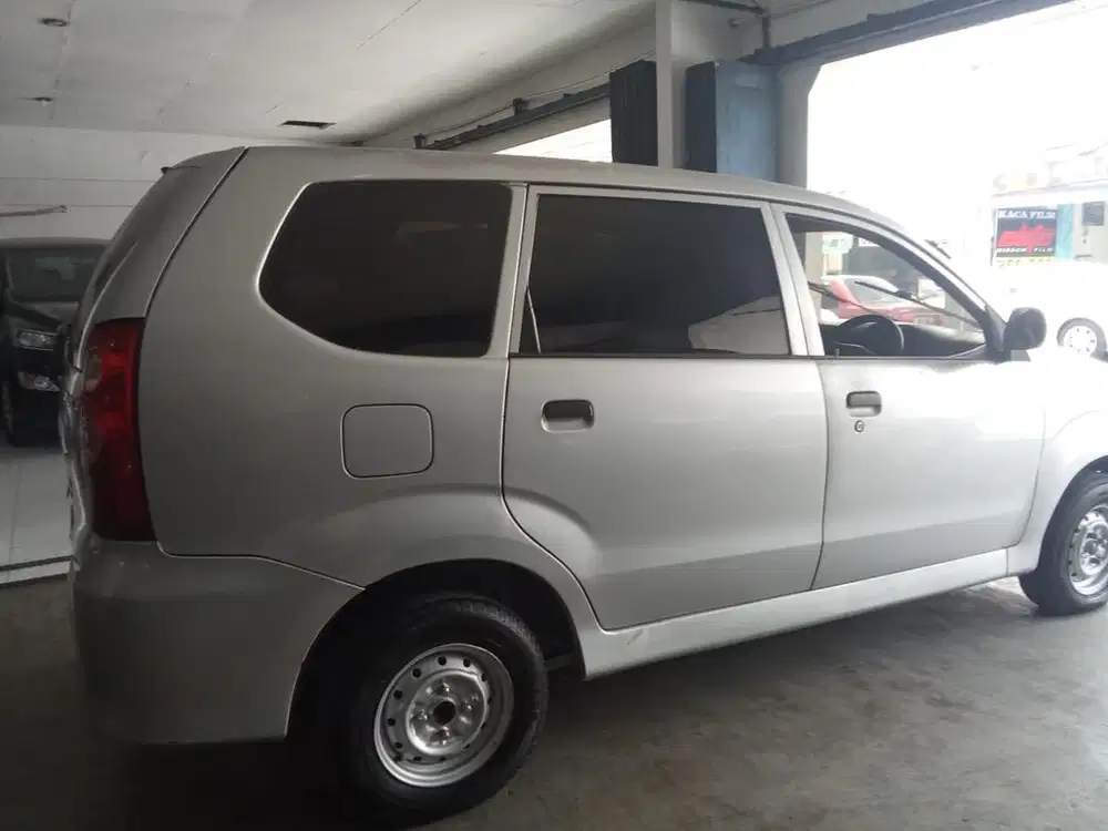 Daihatsu xenia li murah lengkap