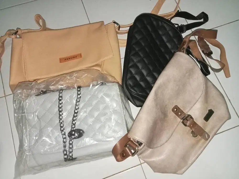 Borongan Tas Wanita, 50 Ribu dapat 4 buah.