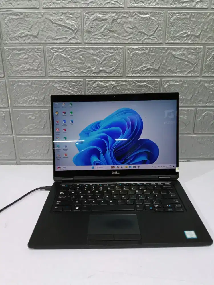 Dell latitude 7390 2in1 intel core i5 Gen 8 ram 16gb SSD 256gb