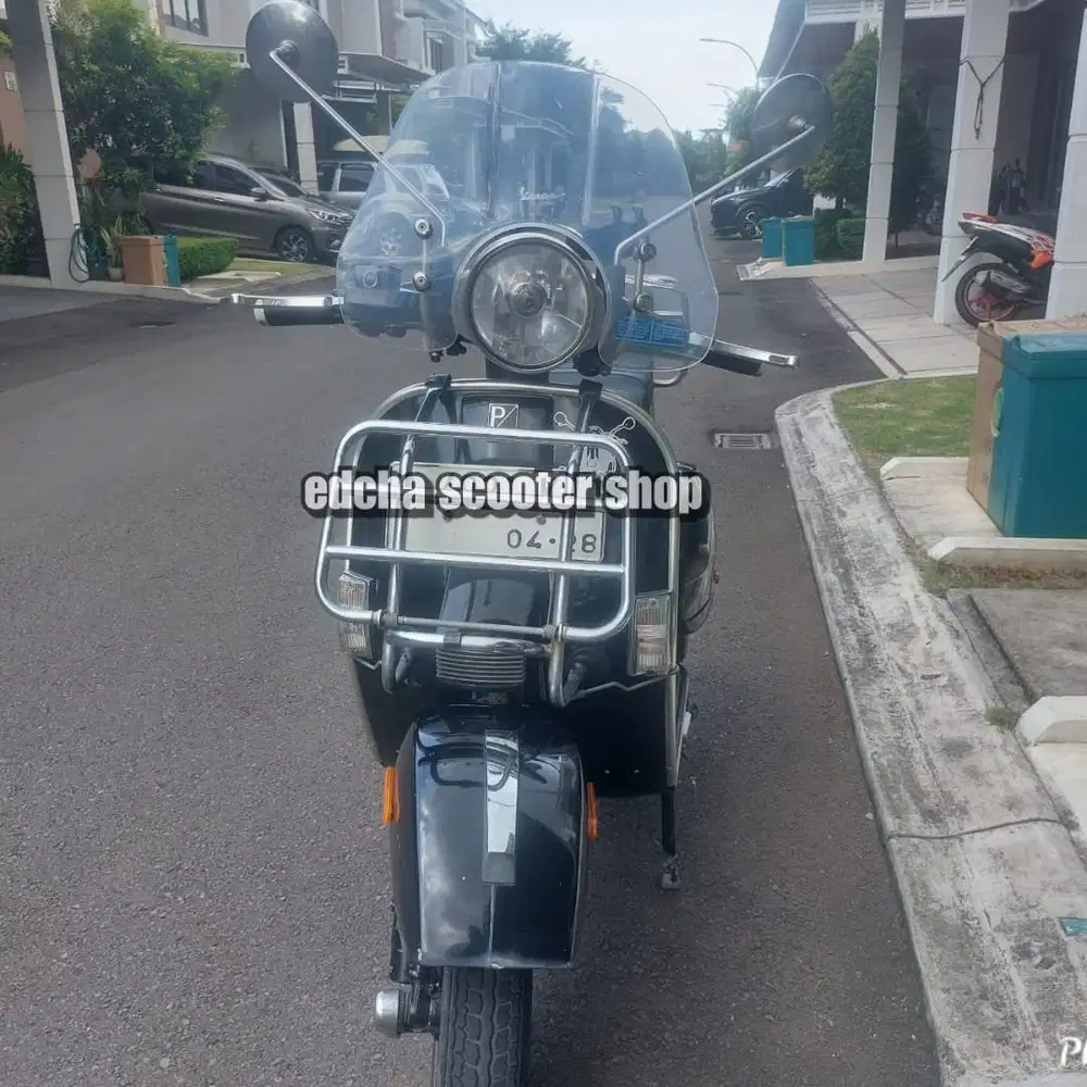 Vespa New PX Tahun 2005 Hitam Bekasi