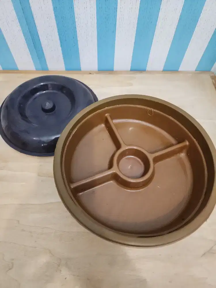 Tempat berkat warna cokelat