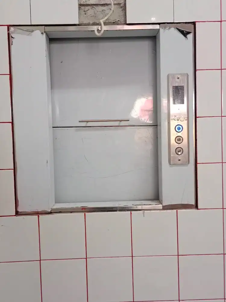 Lift makanan dan lift barang