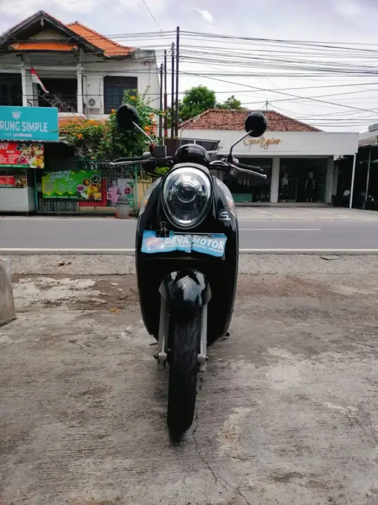 Scoopy 2016 hitam Deva motor