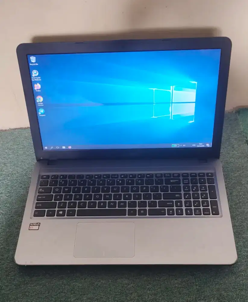 laptop Asus Vivobook AMD E1-7010 HardDisk layar 15in mulus batrai 2jam