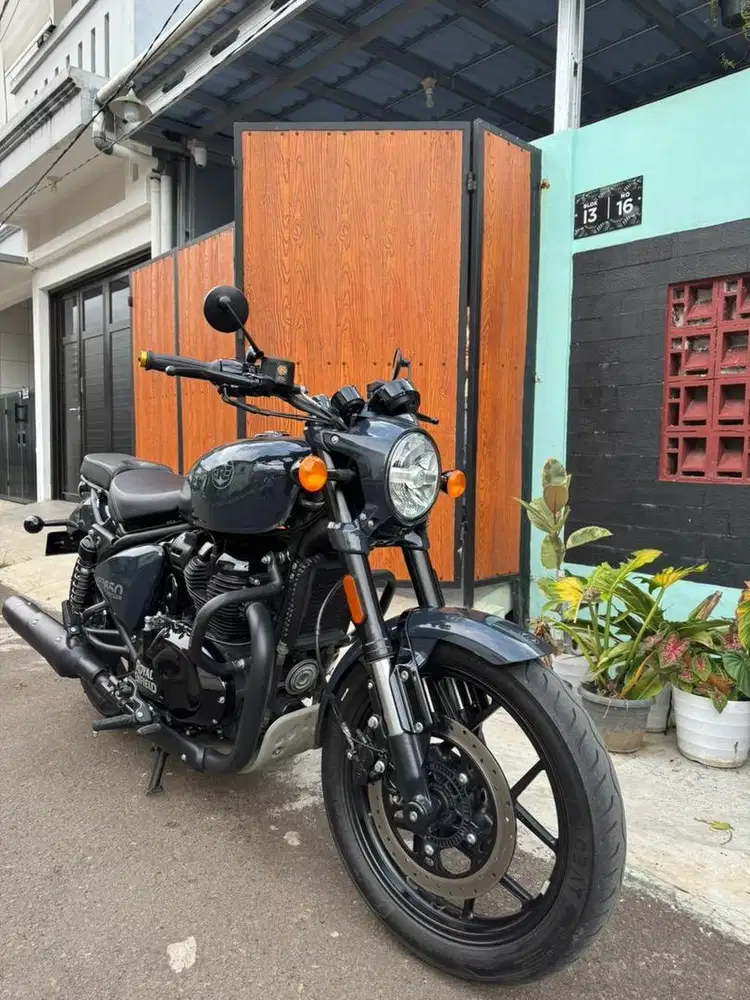 ROYAL ENFIELD SHOTGUN 650