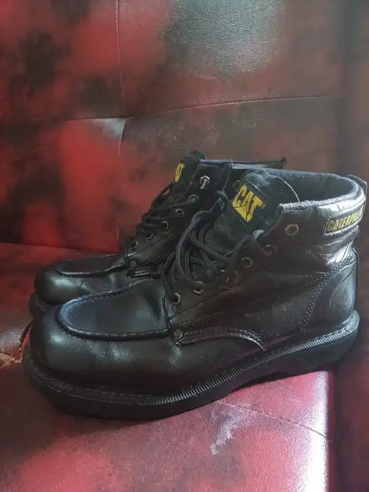 Sepatu caterpilar orginal