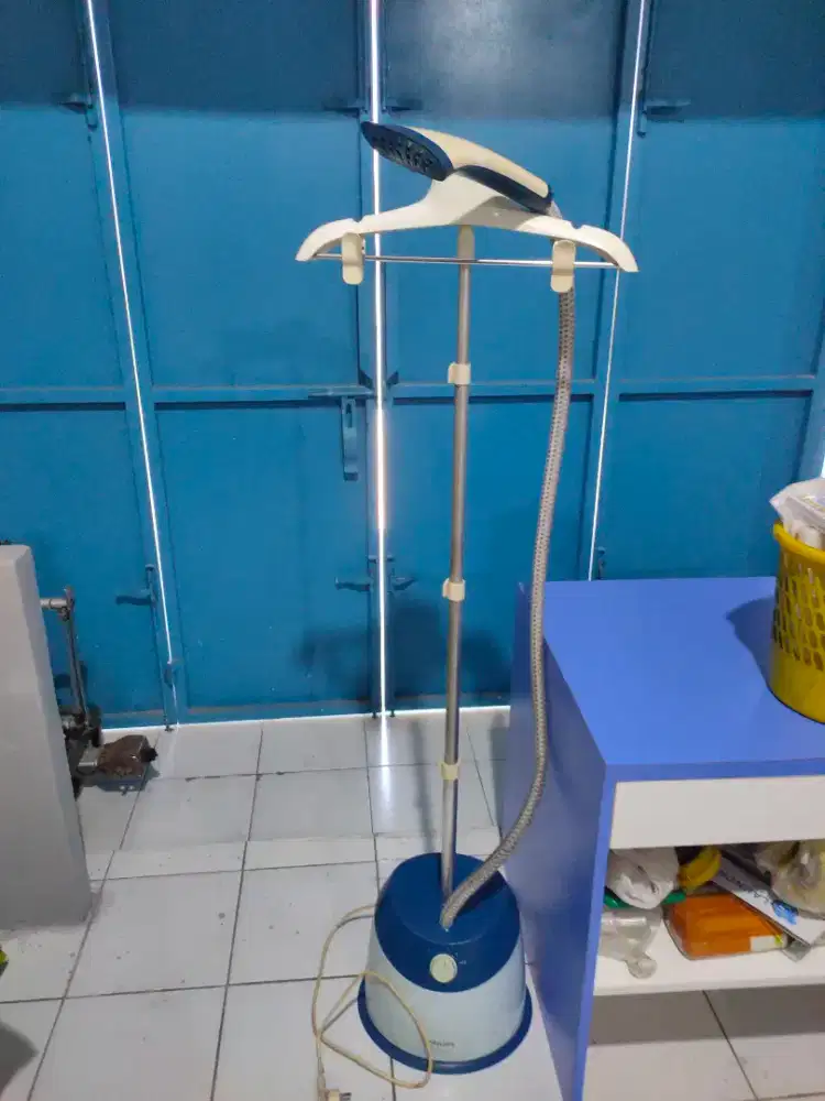 Rp. 200.000 Setrika uap standing bekas merk Philips