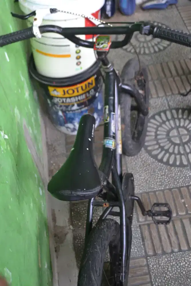 Sepeda anak ukuran 16 warna hitam