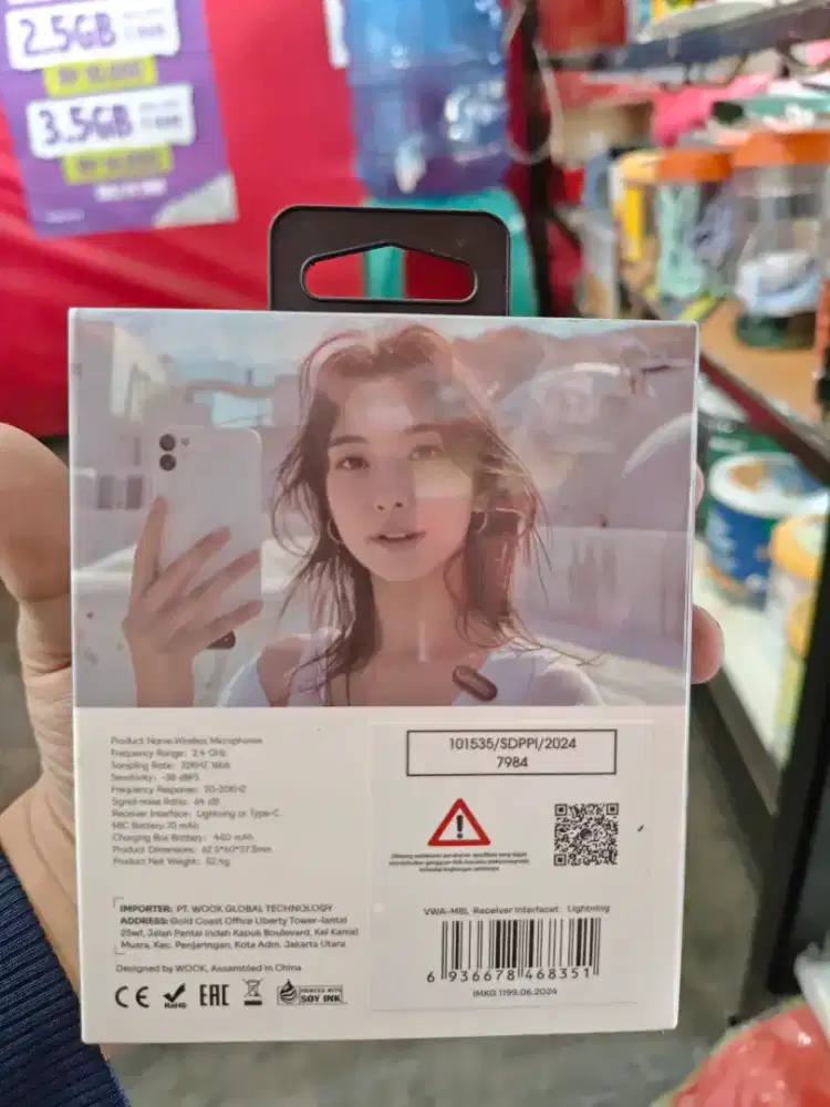 Wireless microphones