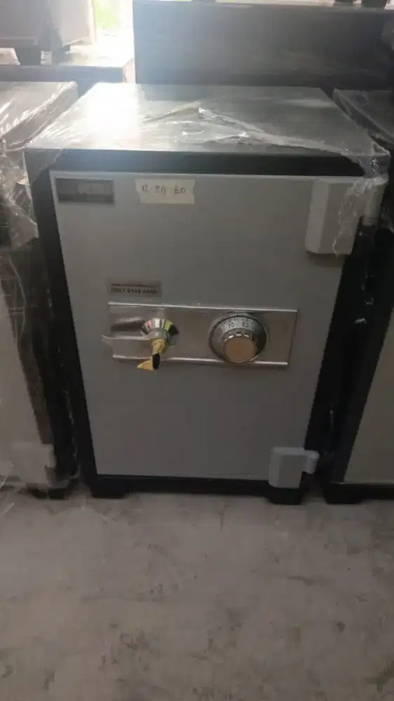 Brankas seken normal tinggi +-55cm