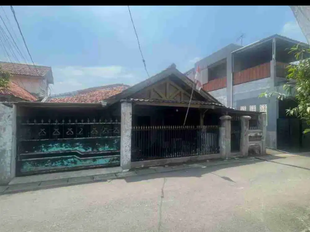 Dijual murah rumah hitung tanah saja pinggir jalan Cipayung ciputat Tangsel