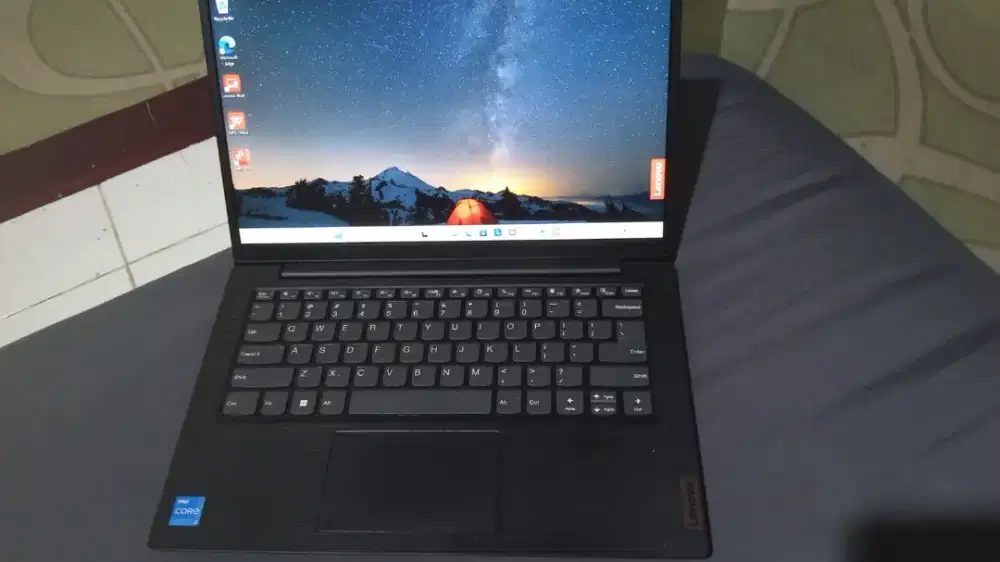 Lenovo v14 i3 13th gen 13 ram 8 SSD 512