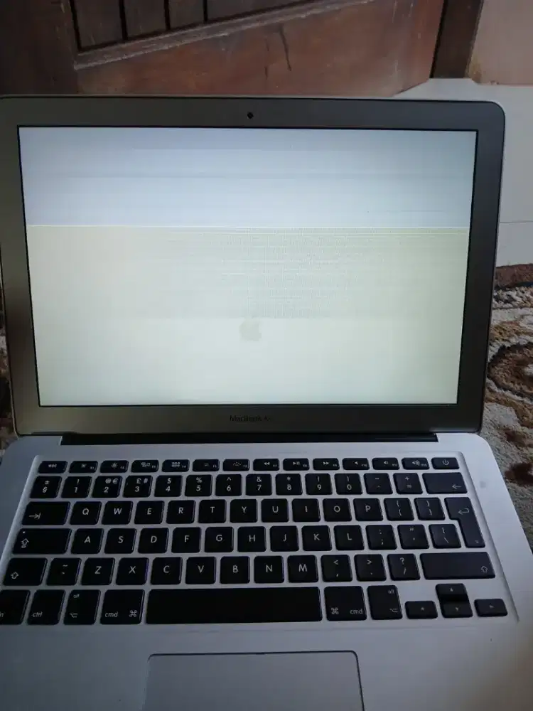Macbook Air 13-inch. 2011 minus lcd