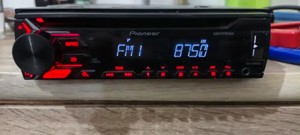 Headunit single Din Pioneer