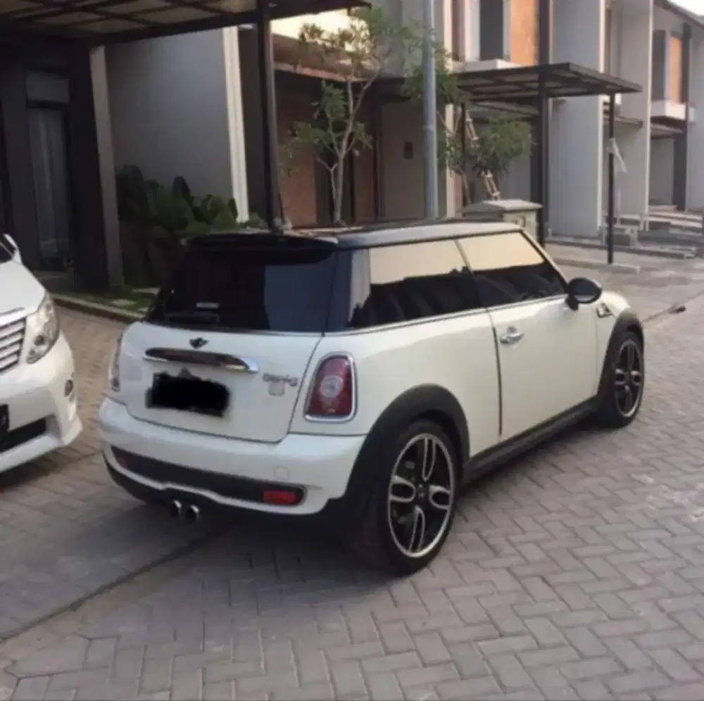 Saya sedang mencari pekerjaan sebagai Driver Pribadi