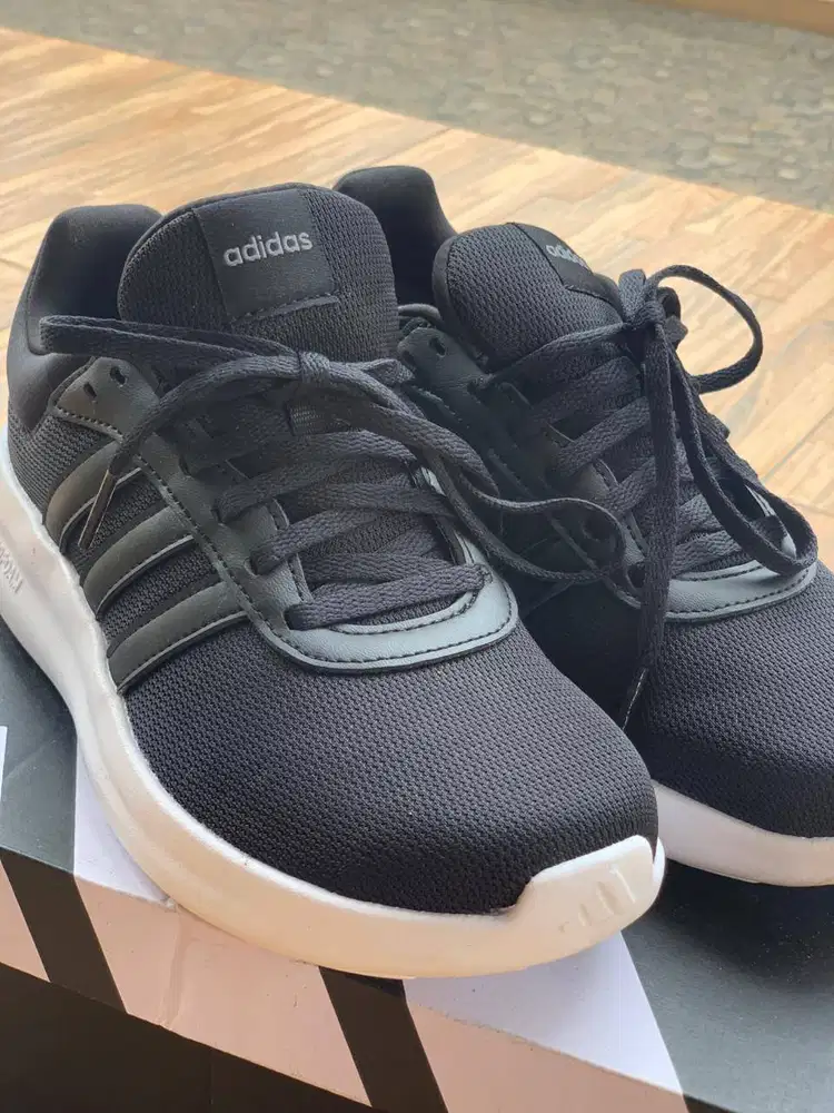 DIJUAL SEPATU ADIDAS LITE RACER 4.0