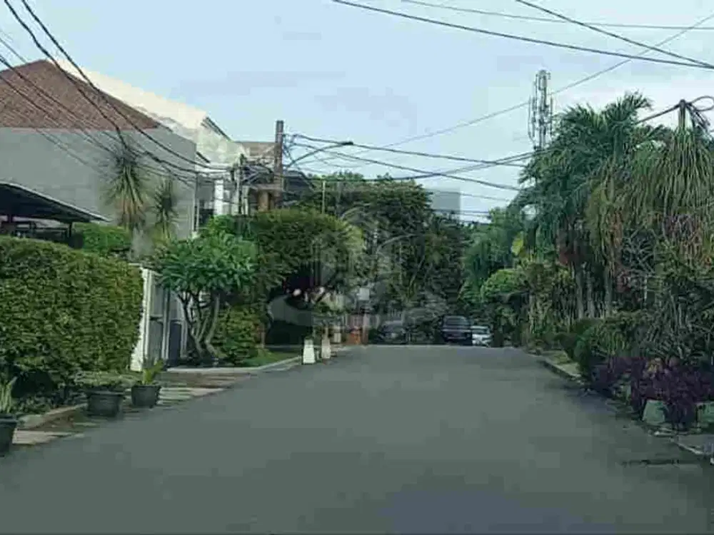 DIJUAL RUMAH DI KOMPLEK GUDANG PELURU - TEBET, JAKARTA SELATAN