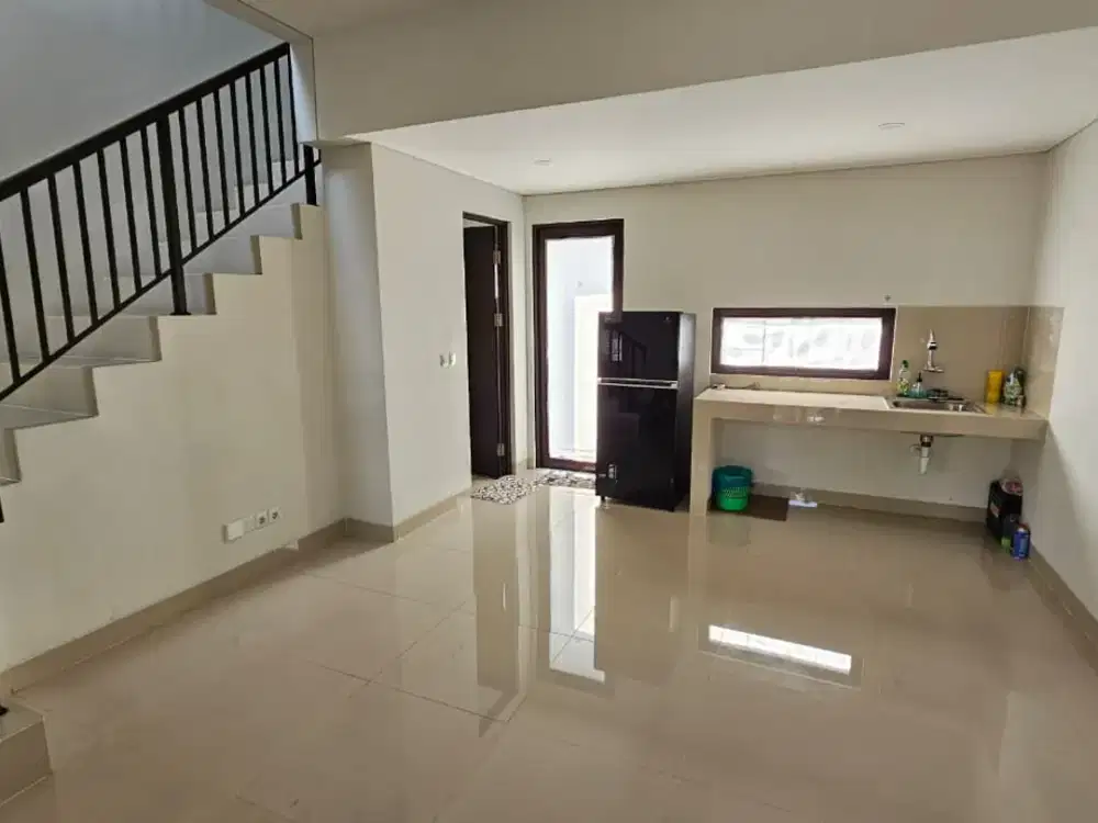 Cicil11jt Rumah Castilla Bsd,Sbrng Pasar Modern Toll Stasiun Rawabuntu Ada Kolam Renang Tennis