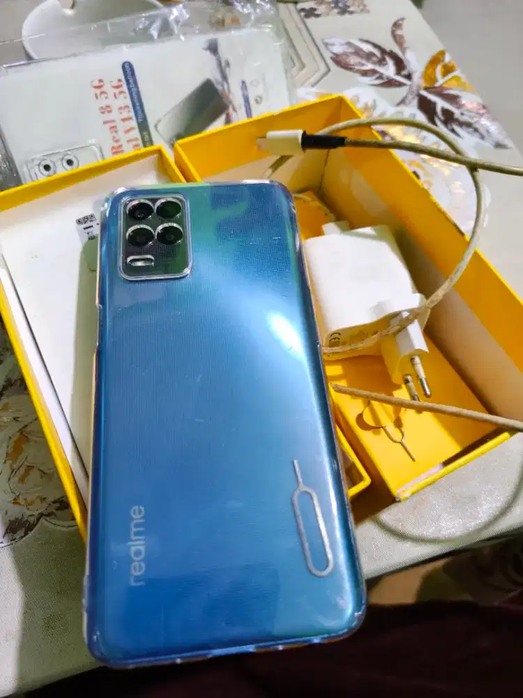 Jual hp bekas realme 8 5G, ram 8/128 masih bagus nego aja