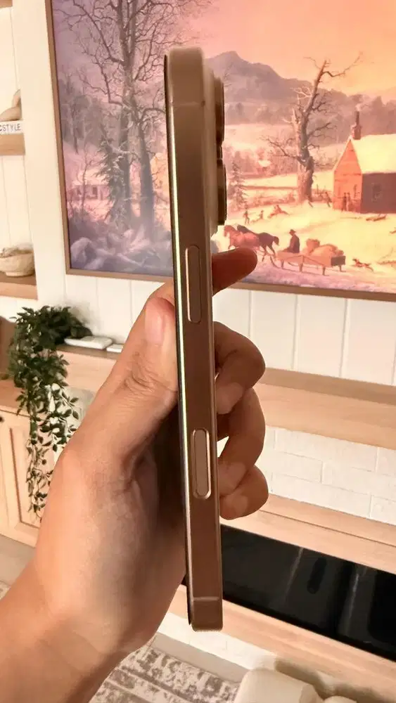 Iphone 16 Pro Desert Titanium