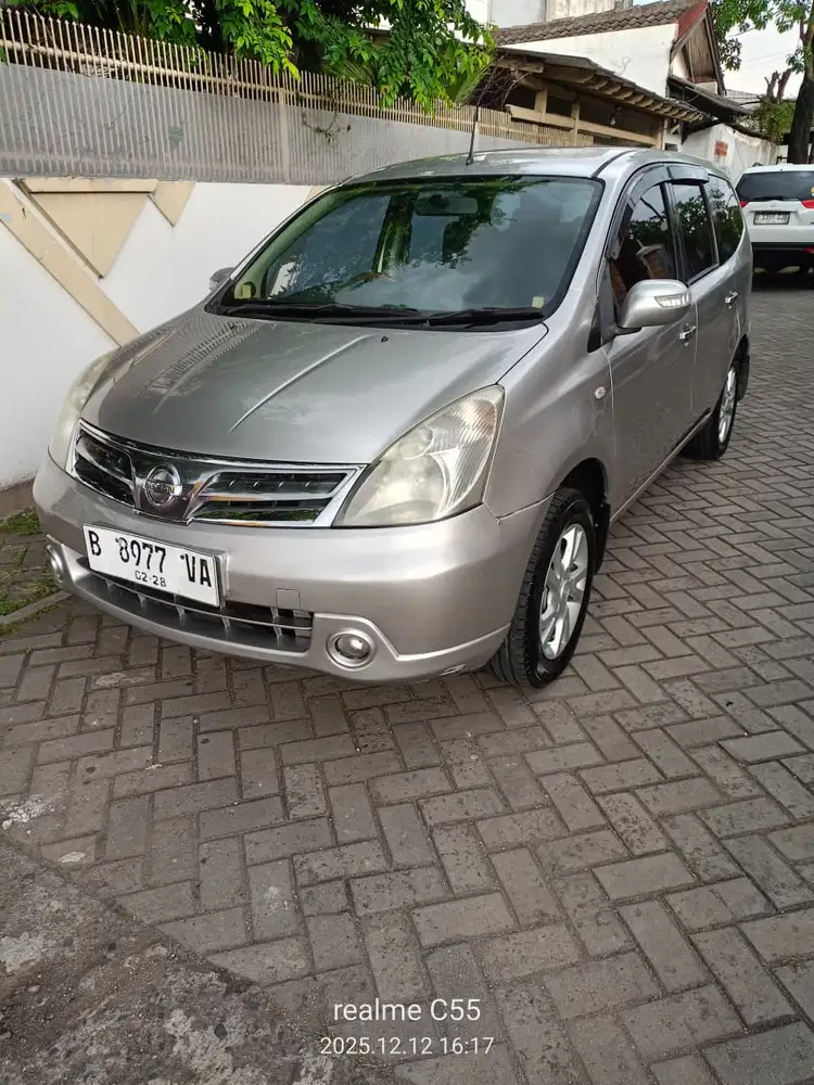 Nissan Grand livina 2012 Bensin