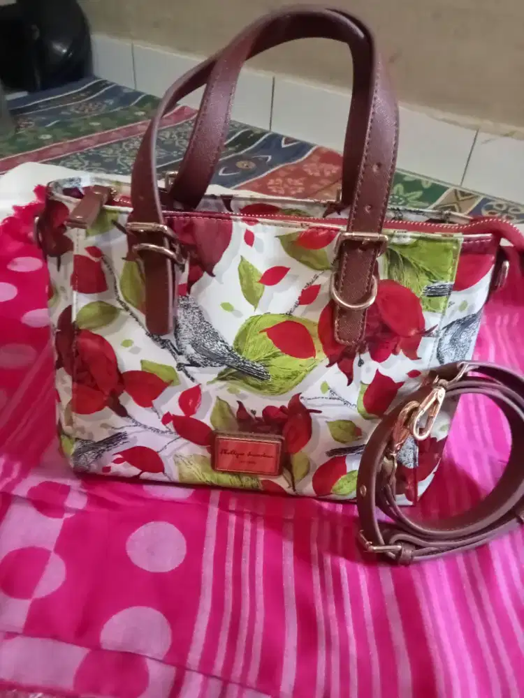 Tas cantik bepergian