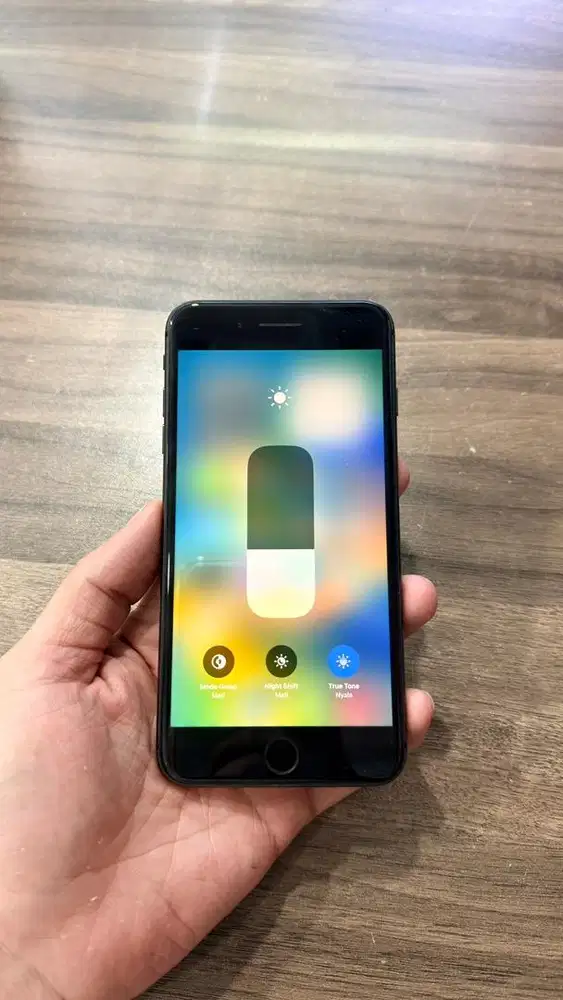 Iphone 8 Plus 64GB Space Grey Teregister Hp dan charger