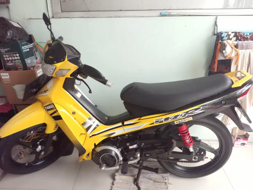 Yamaha F1zr original