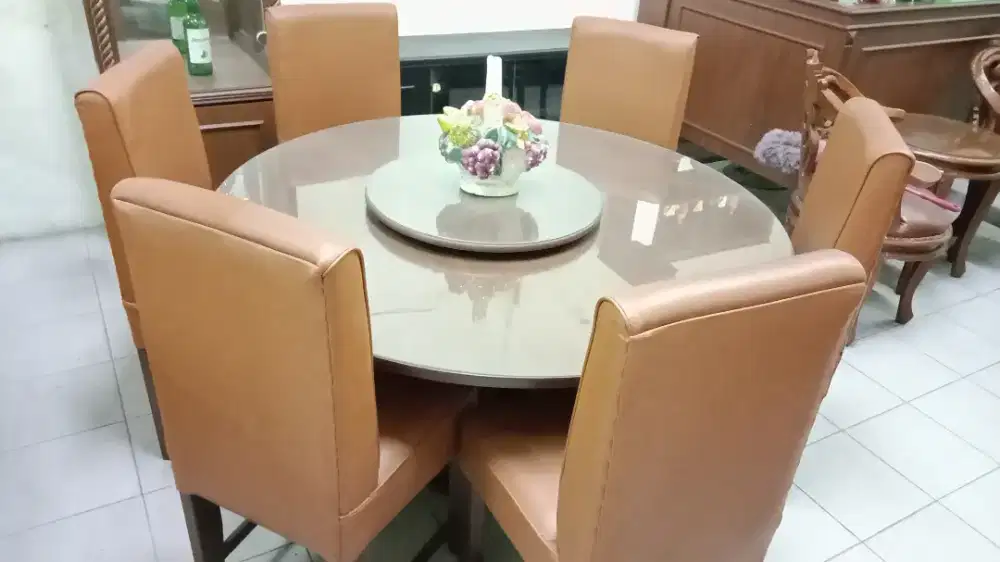 SET MEJA MAKAN BULAT KULIT OSKAR