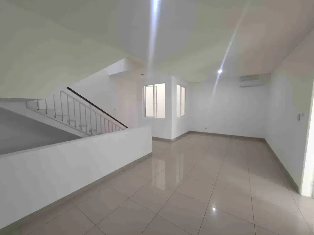 Jual Cepat Rmh Gdg Lavender, 3.5 Lantai, Selatan, Harga nego, BBS banjir, Renov, Bagus