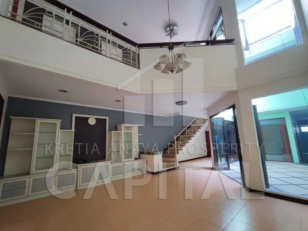 RUMAH MENAWAN SIAP HUNI DI AREA SUKAWARNA SAYAP PASTEUR DEKAT AKSES TOL