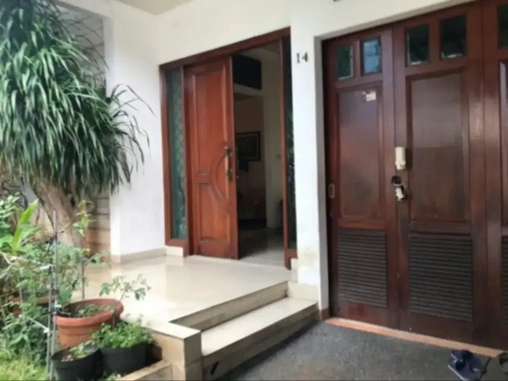 Rumah nyaman di Kebayoran Baru dekat Gandaria City dan Mayestik