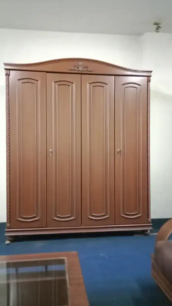 LEMARI PAKAIAN 4 PINTU