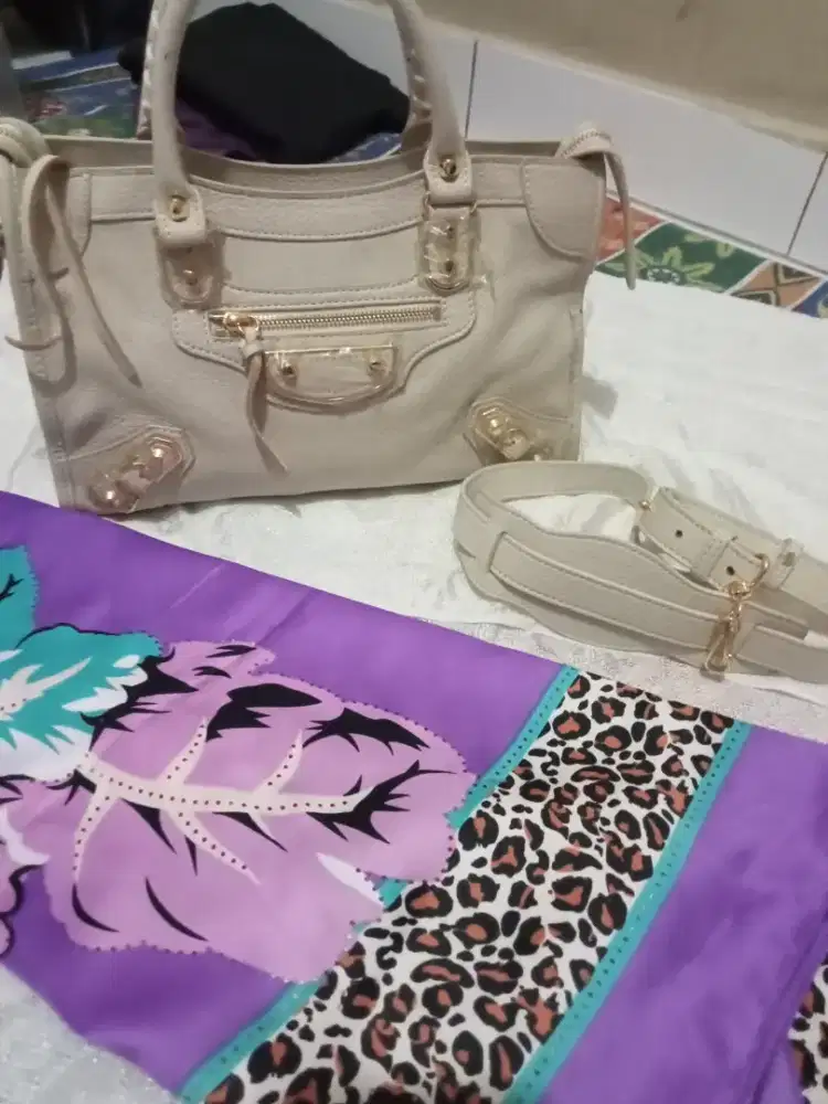 Tas kulit bagus warna marron dan creem