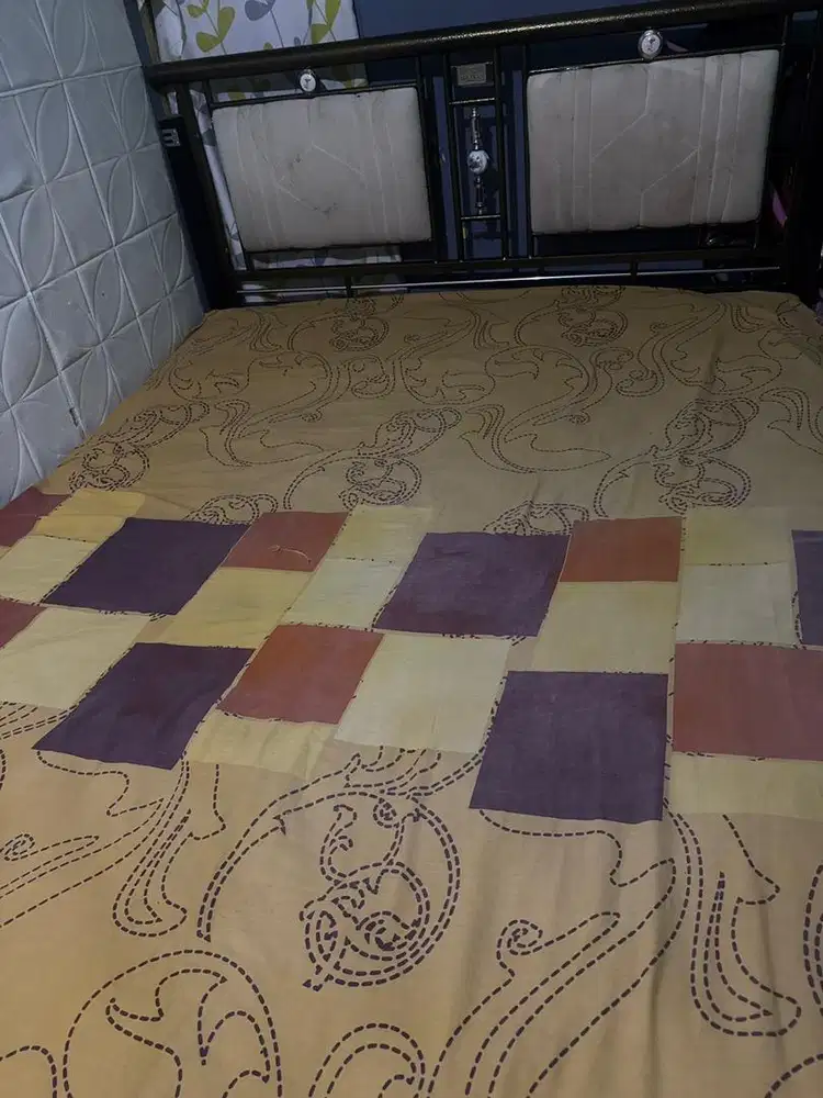 dipan besi kuat dan kokoh