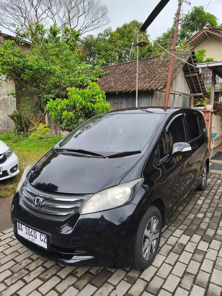 Honda Freed 2011 Bensin