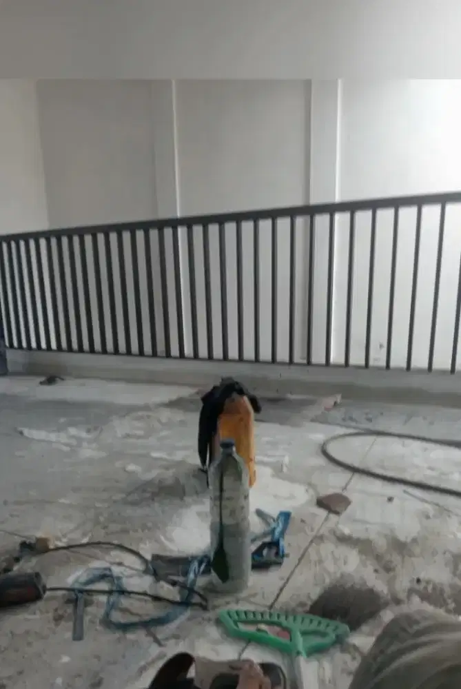 Servis pagar tangga kanopi / ganti cat /warna cat